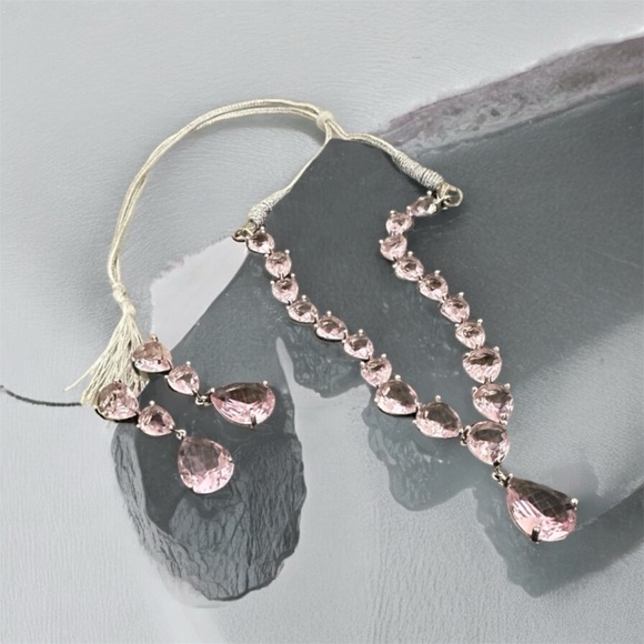 Jewelry - Necklace & Earrings Set